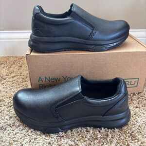 Kuru Womens Kivi 2 Slip On Shoes US 7.5 EU 38 Jet Black Leather Anti Slip NIB